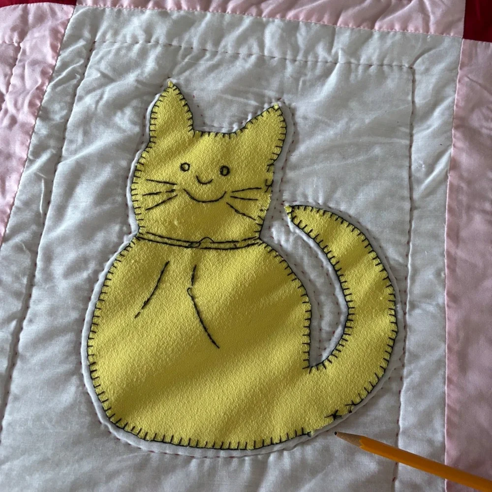 VTG Handmade Cat Lady Quilt Cozy Queen/King Pink Burgundy Novelty Kitsch Cottage